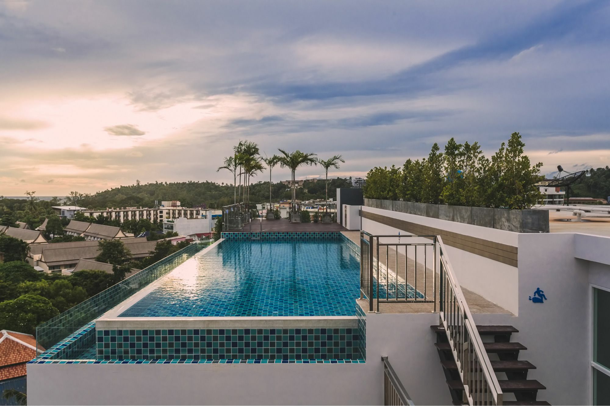 Condo In Kata In Ozone A519 Exterior photo